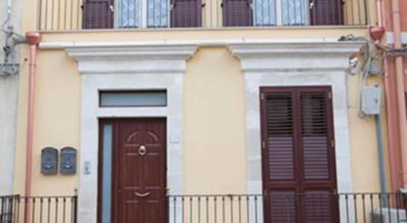 Casa Vacanza Nina Pozzallo Luaran gambar